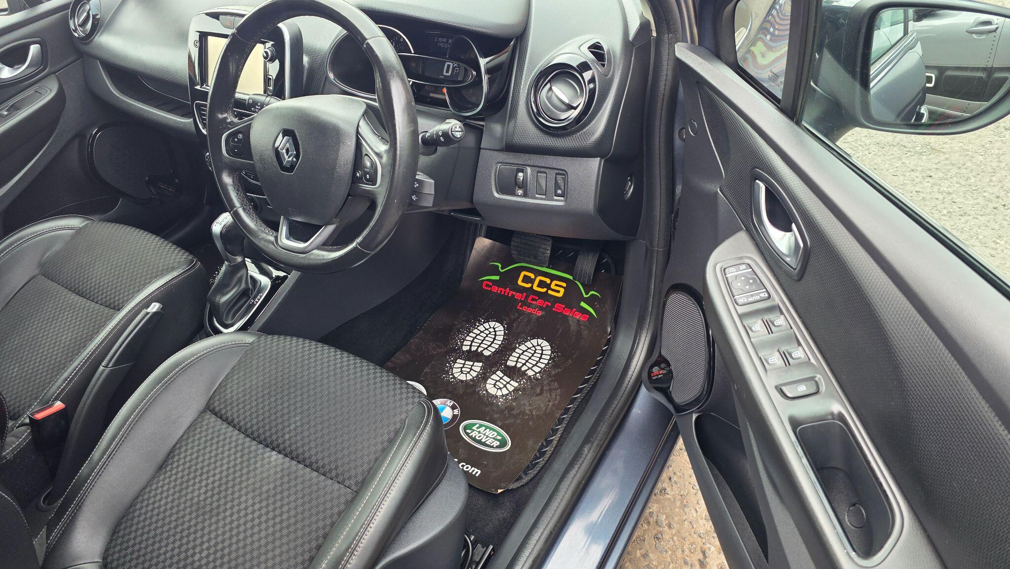 Renault Clio - Image 17