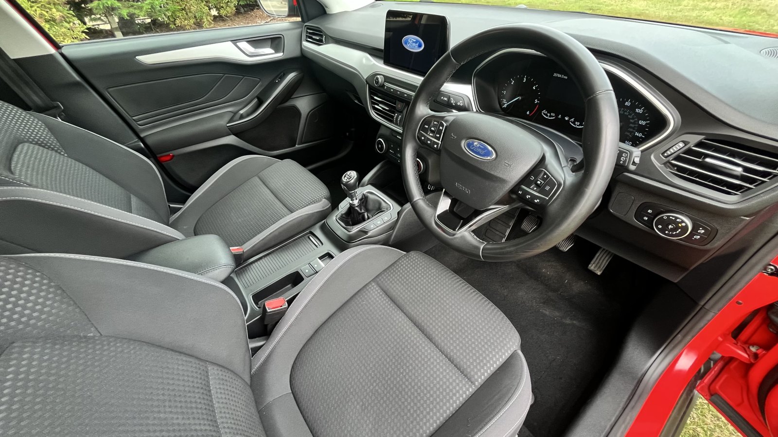 Ford Focus - Image 20