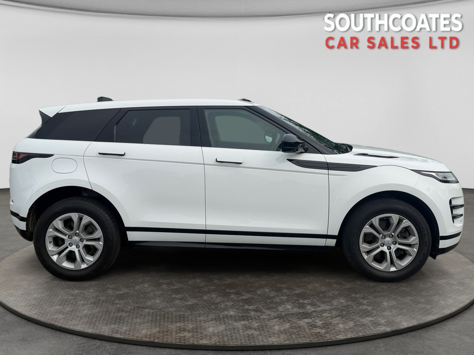 Land Rover Range Rover Evoque - Image 2