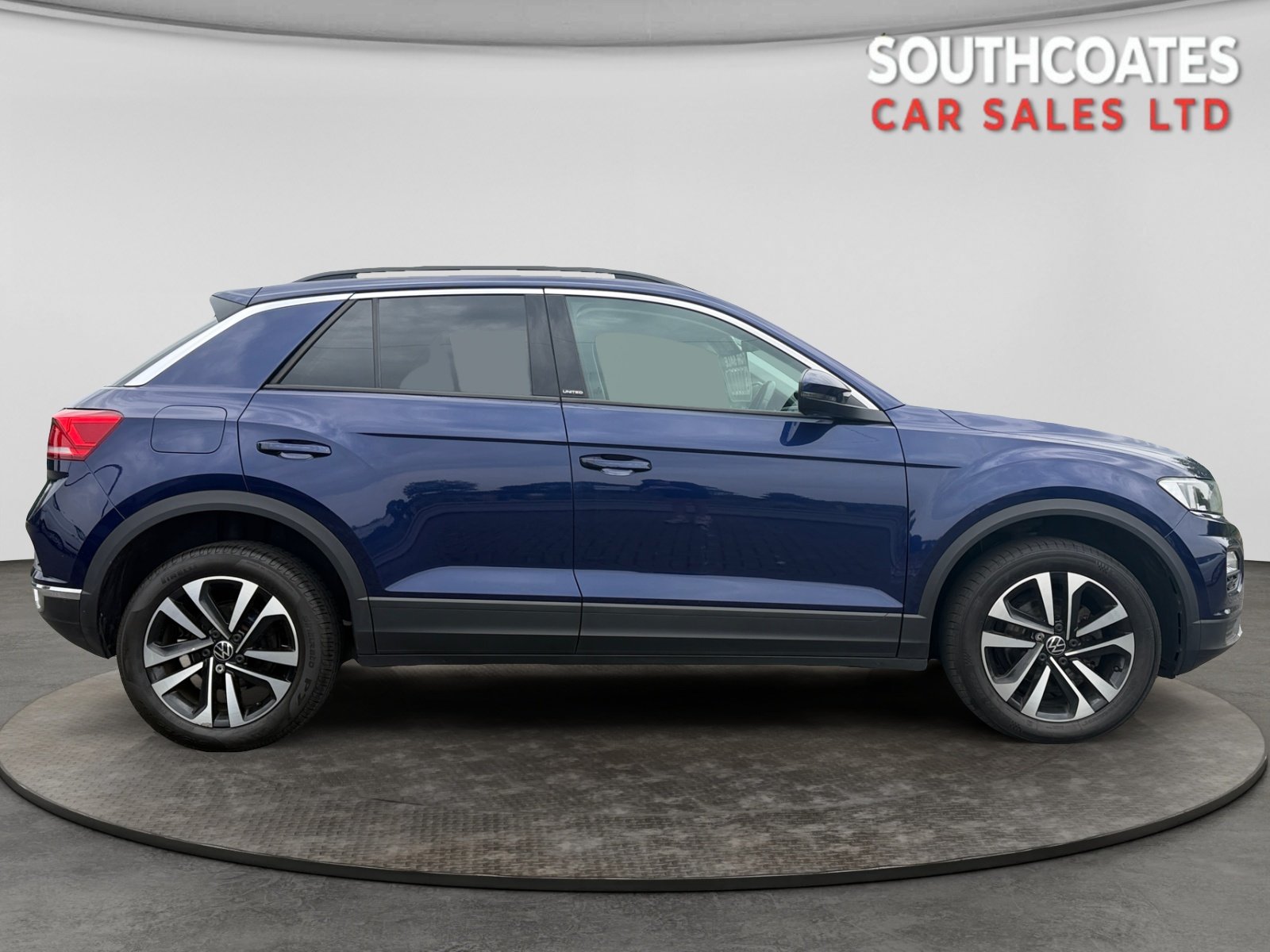 Volkswagen T-Roc - Image 2