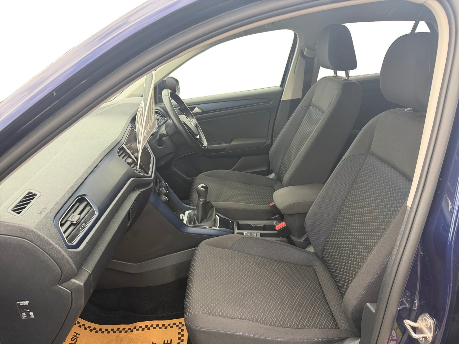 Volkswagen T-Roc - Image 10