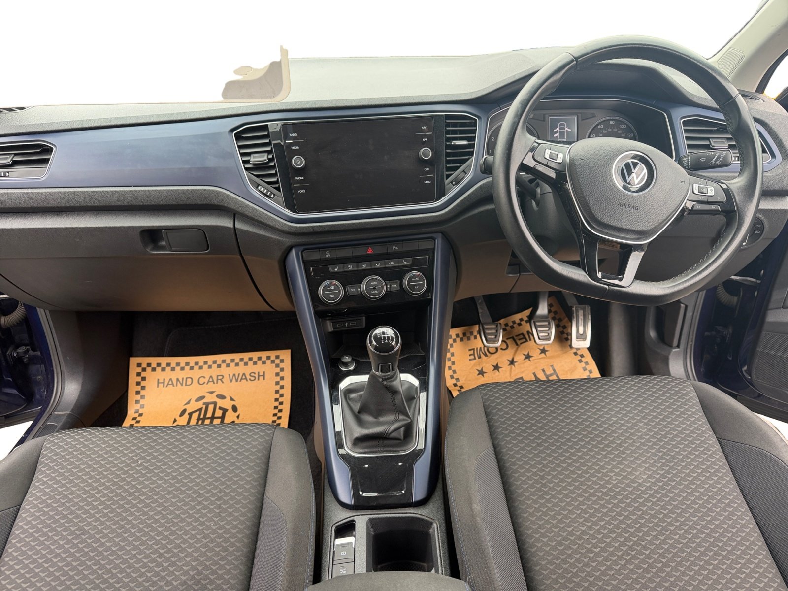 Volkswagen T-Roc - Image 14