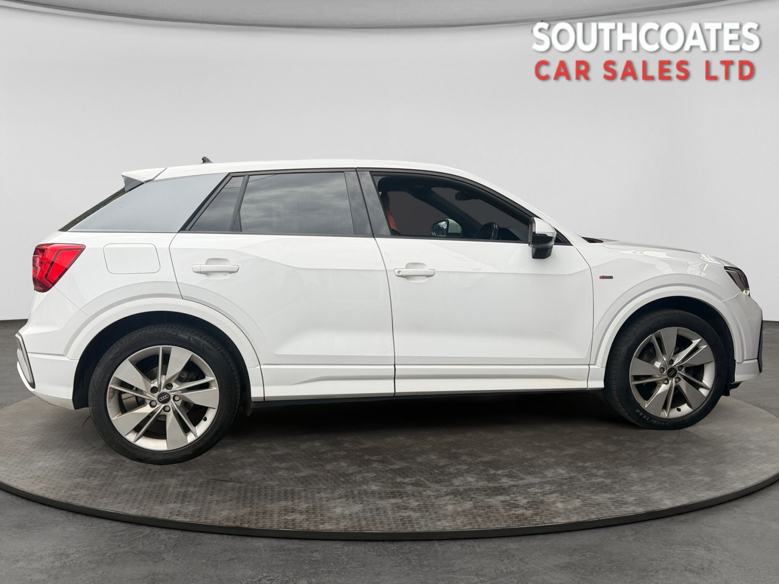 Audi Q2 - Image 2