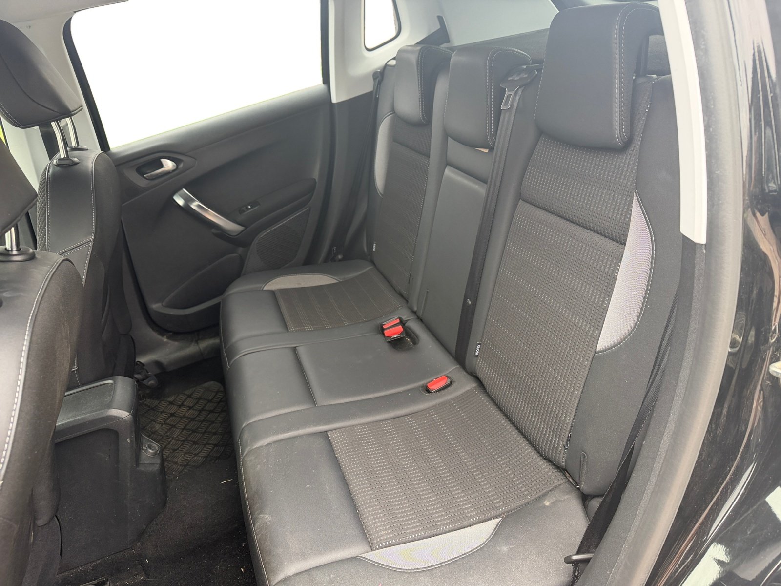Peugeot 2008 - Image 13