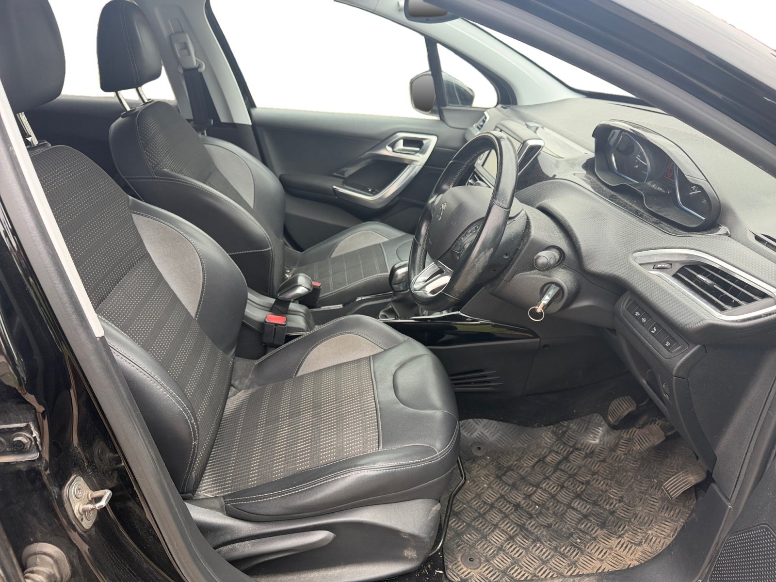 Peugeot 2008 - Image 15