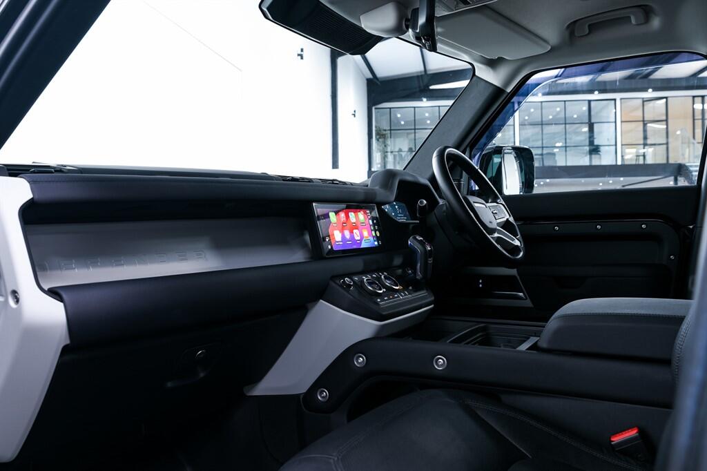 Land Rover Defender 110 - Image 16