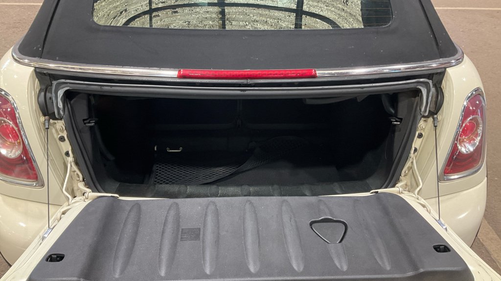 MINI Convertible - Image 10
