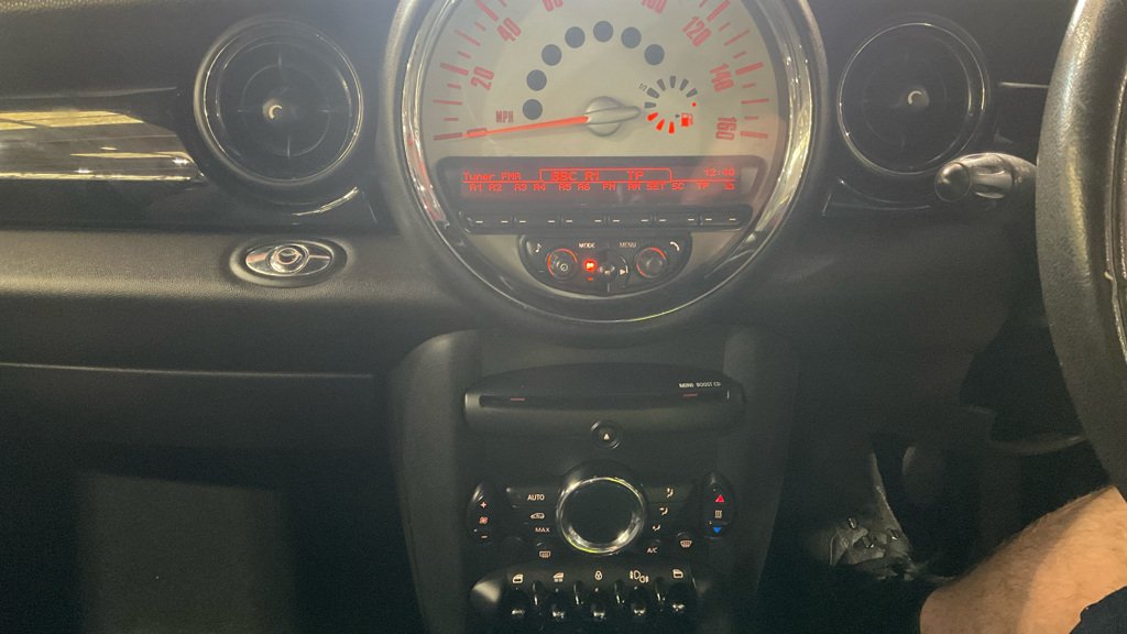 MINI Convertible - Image 13