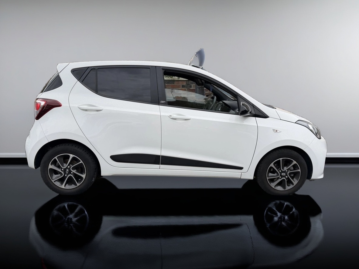 Hyundai i10 - Image 2