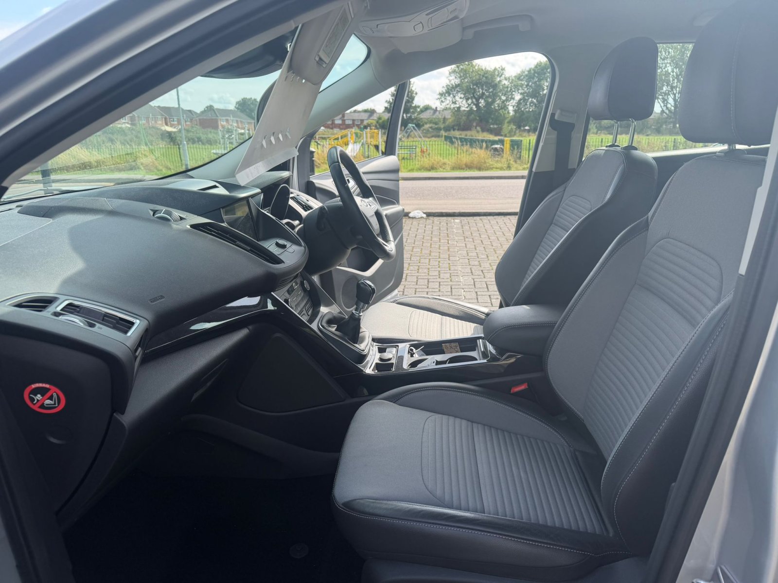 Ford Kuga - Image 10