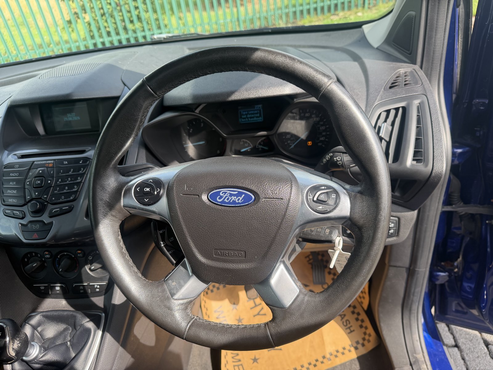 Ford Grand Tourneo Connect - Image 9