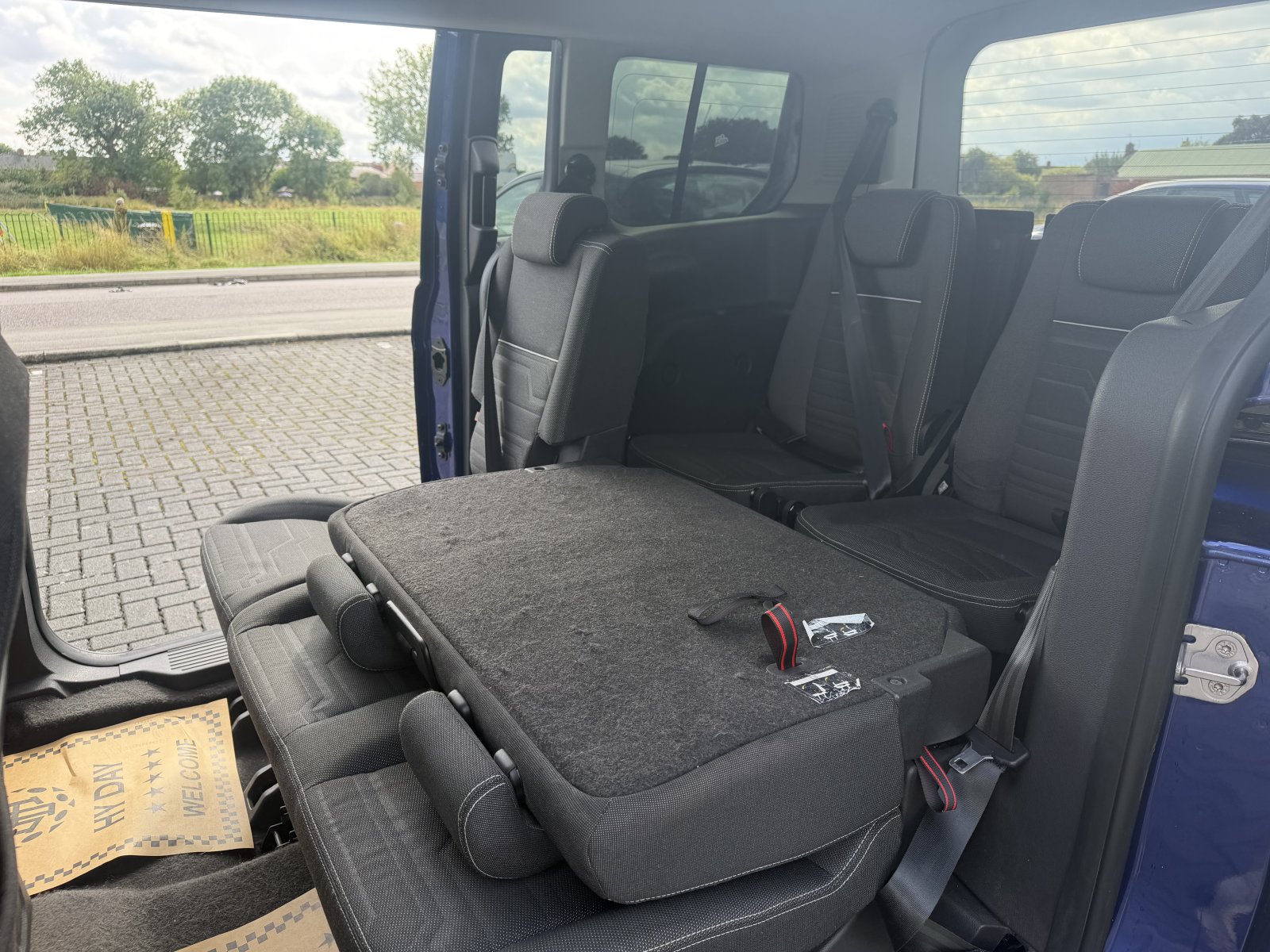 Ford Grand Tourneo Connect - Image 12