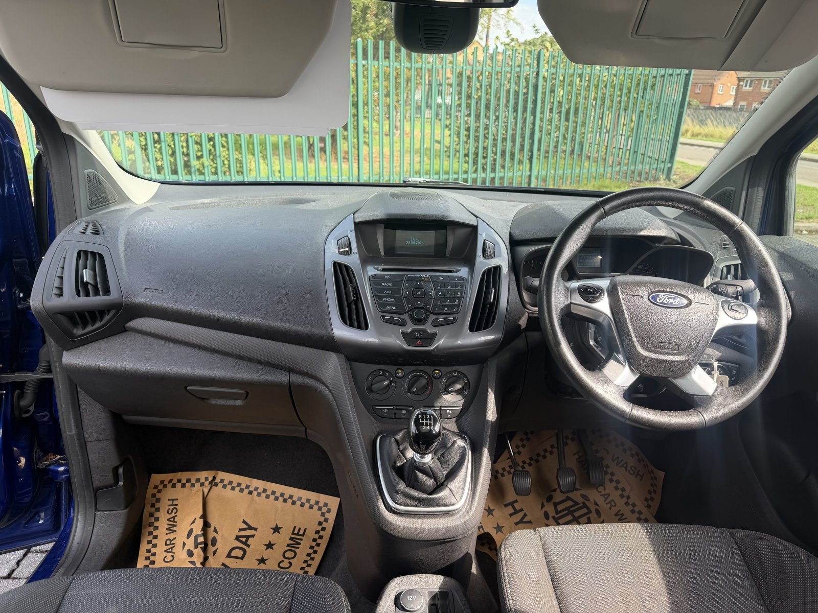 Ford Grand Tourneo Connect - Image 13