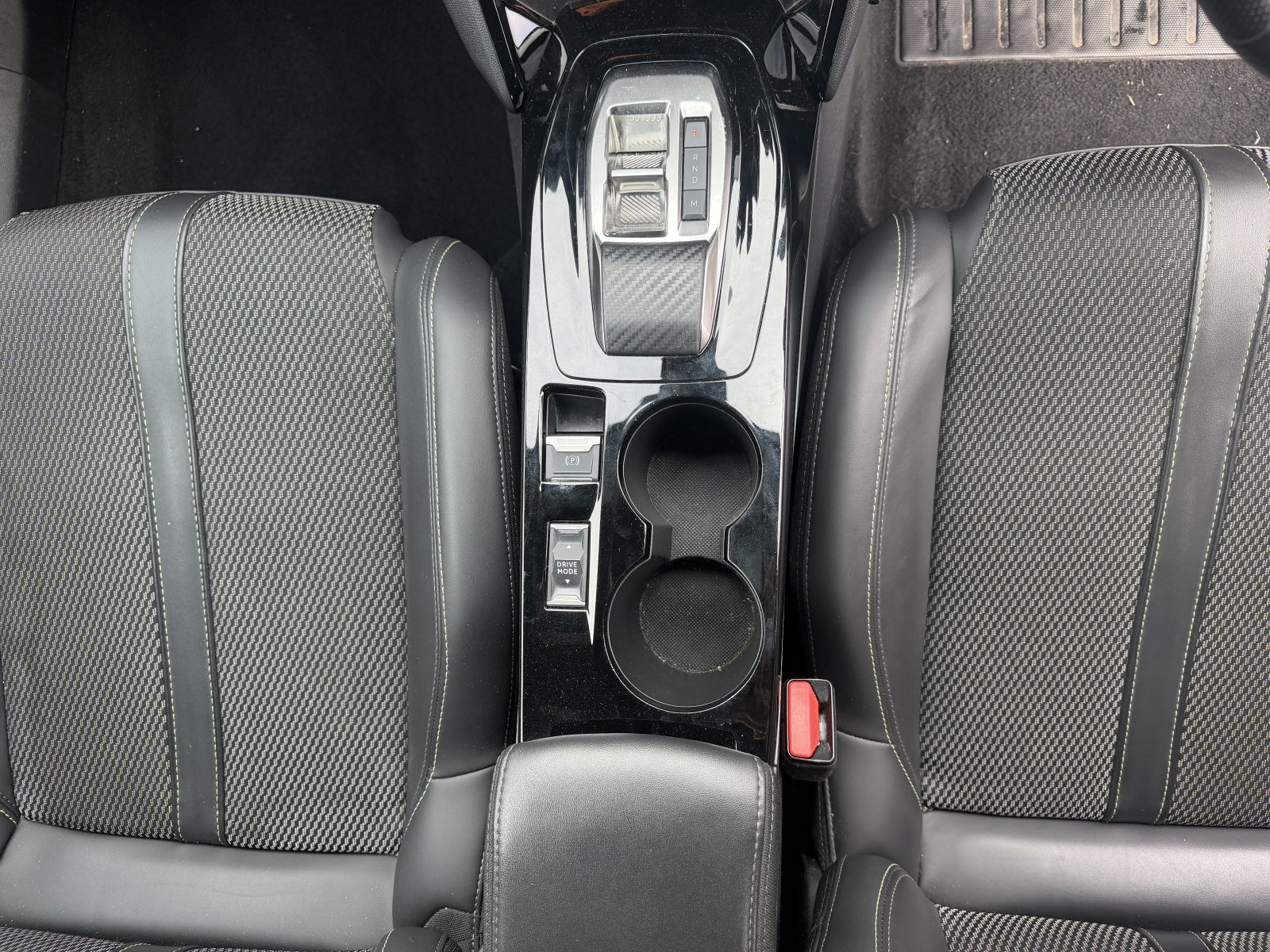 Peugeot 2008 - Image 10