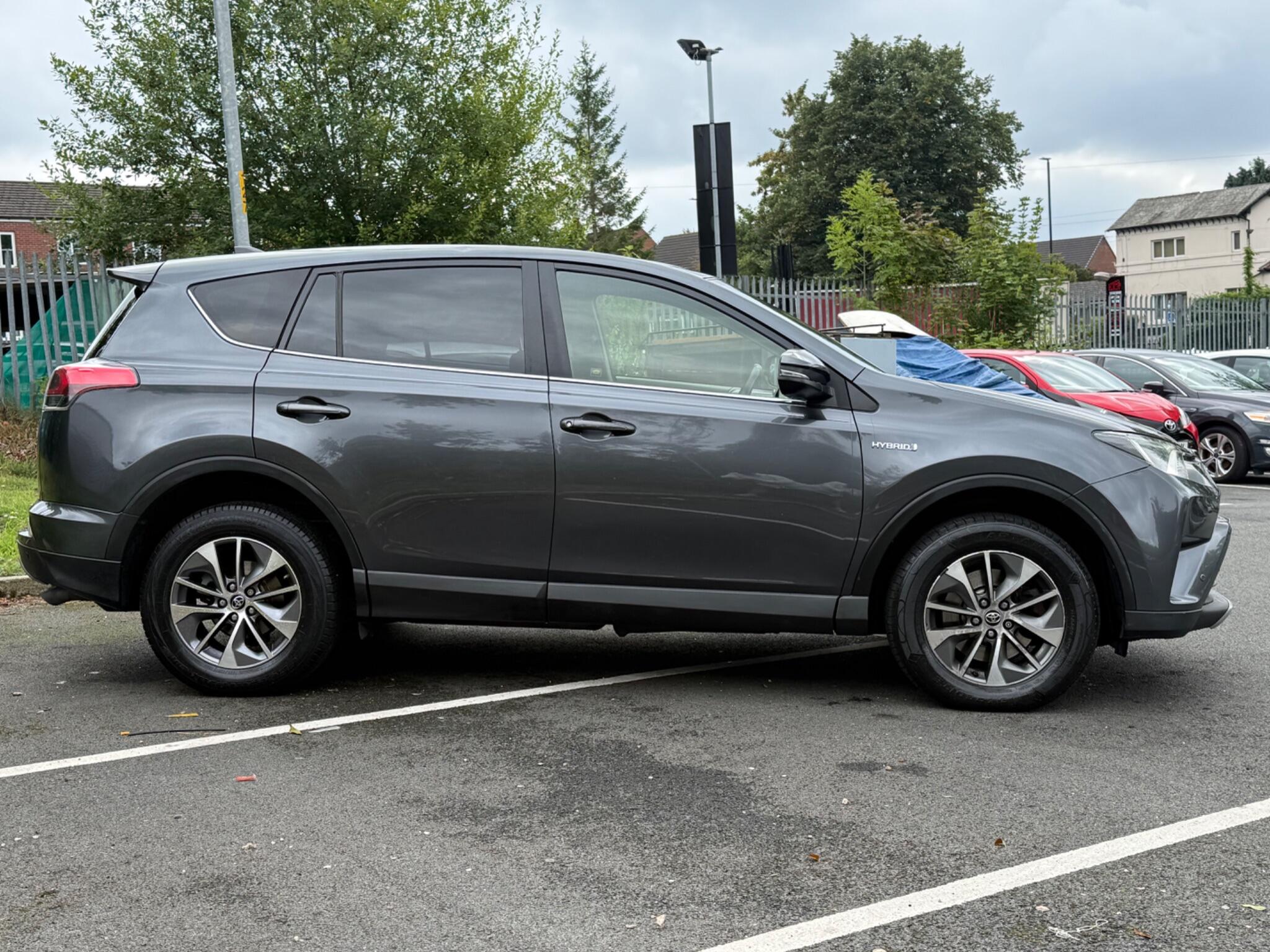 Toyota RAV4 - Image 10