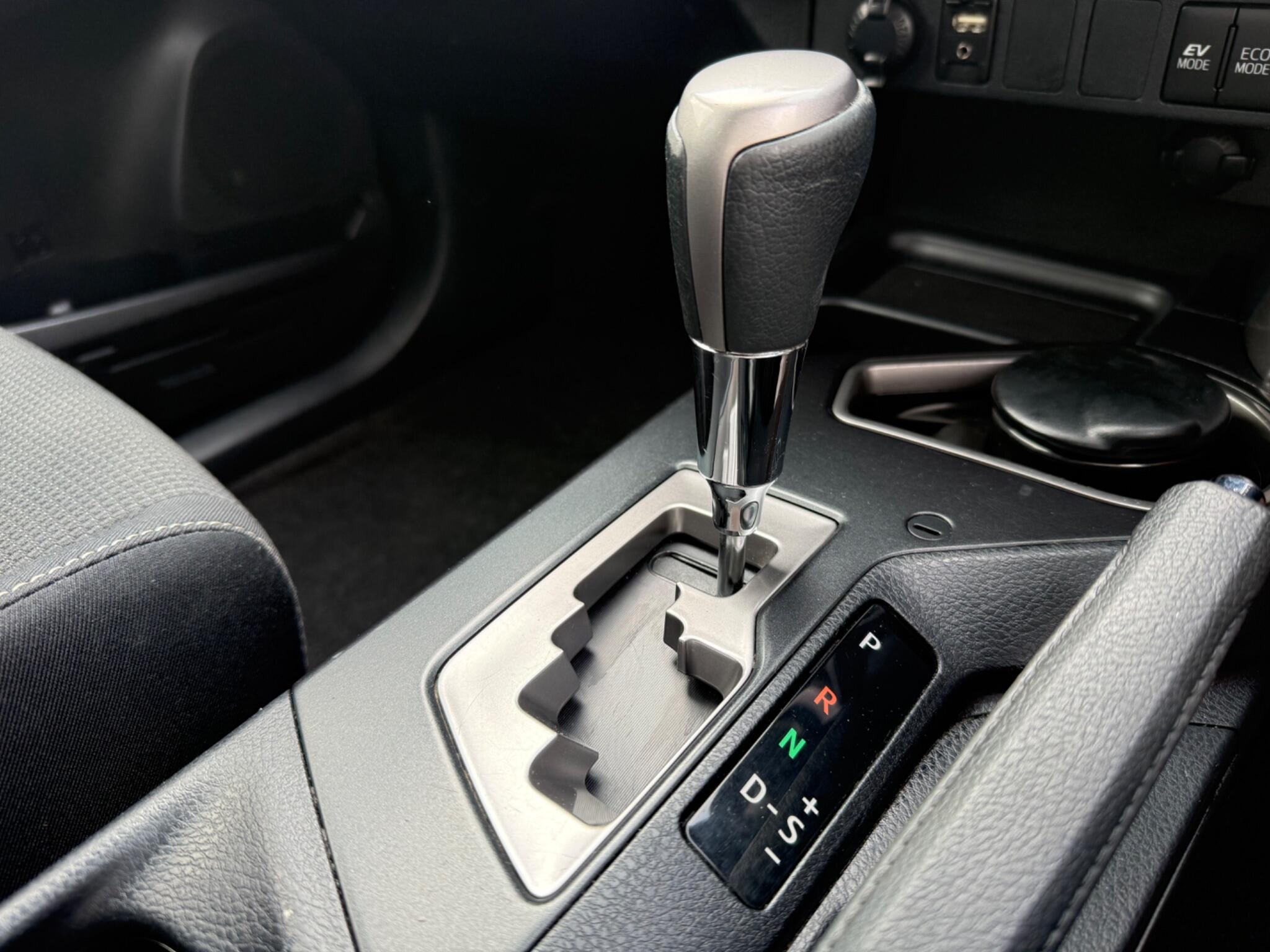 Toyota RAV4 - Image 10
