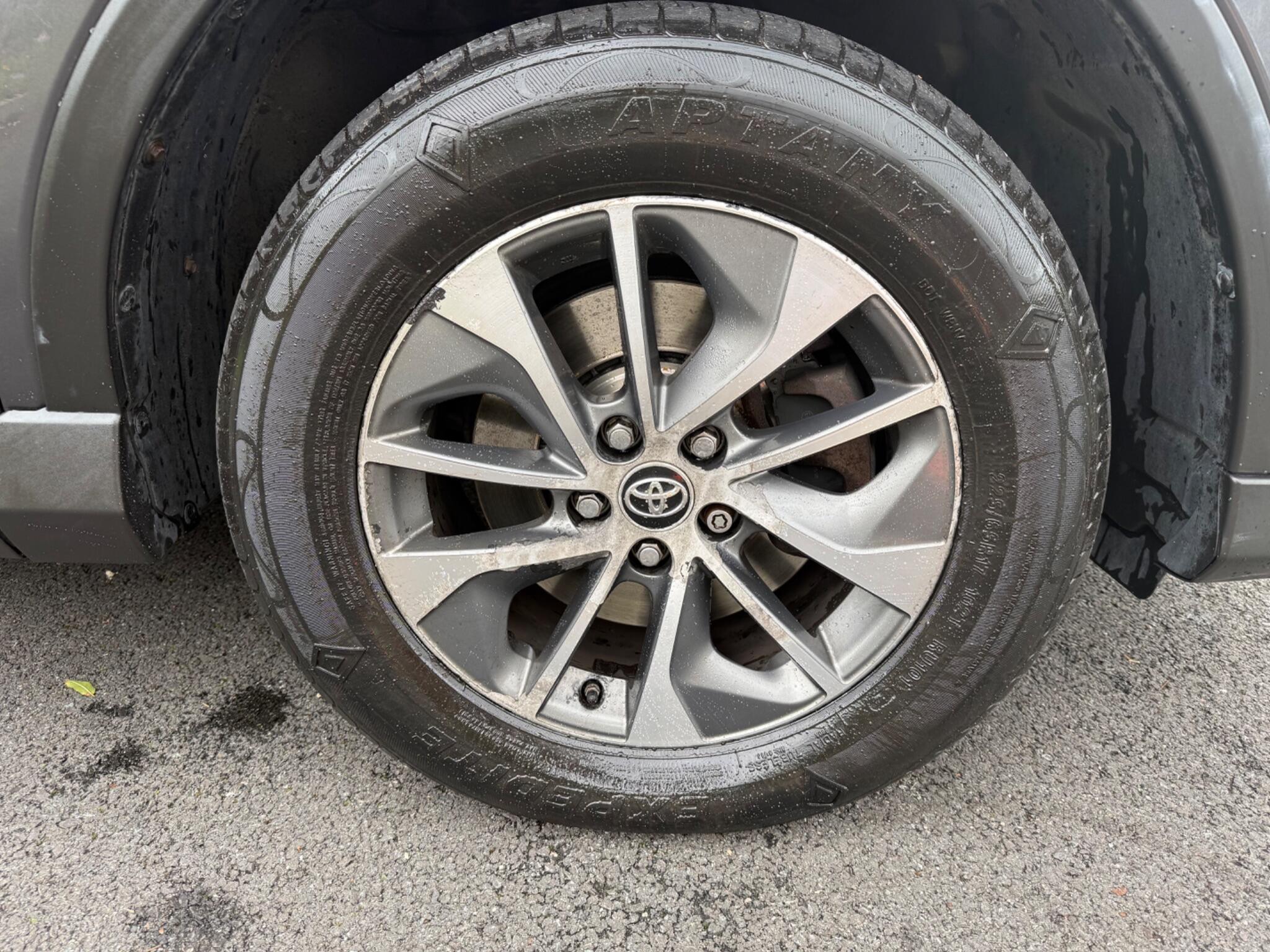 Toyota RAV4 - Image 8