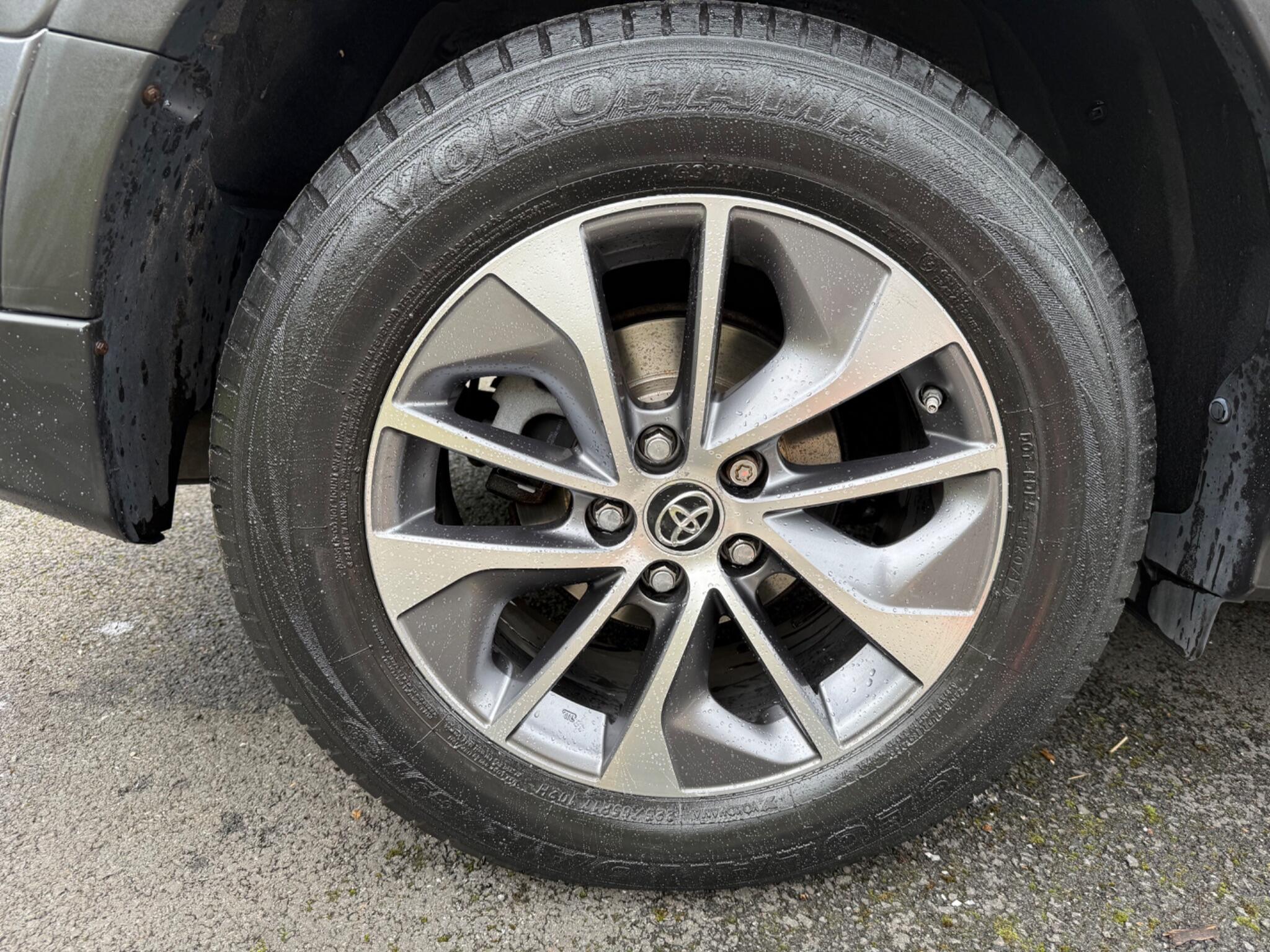 Toyota RAV4 - Image 9