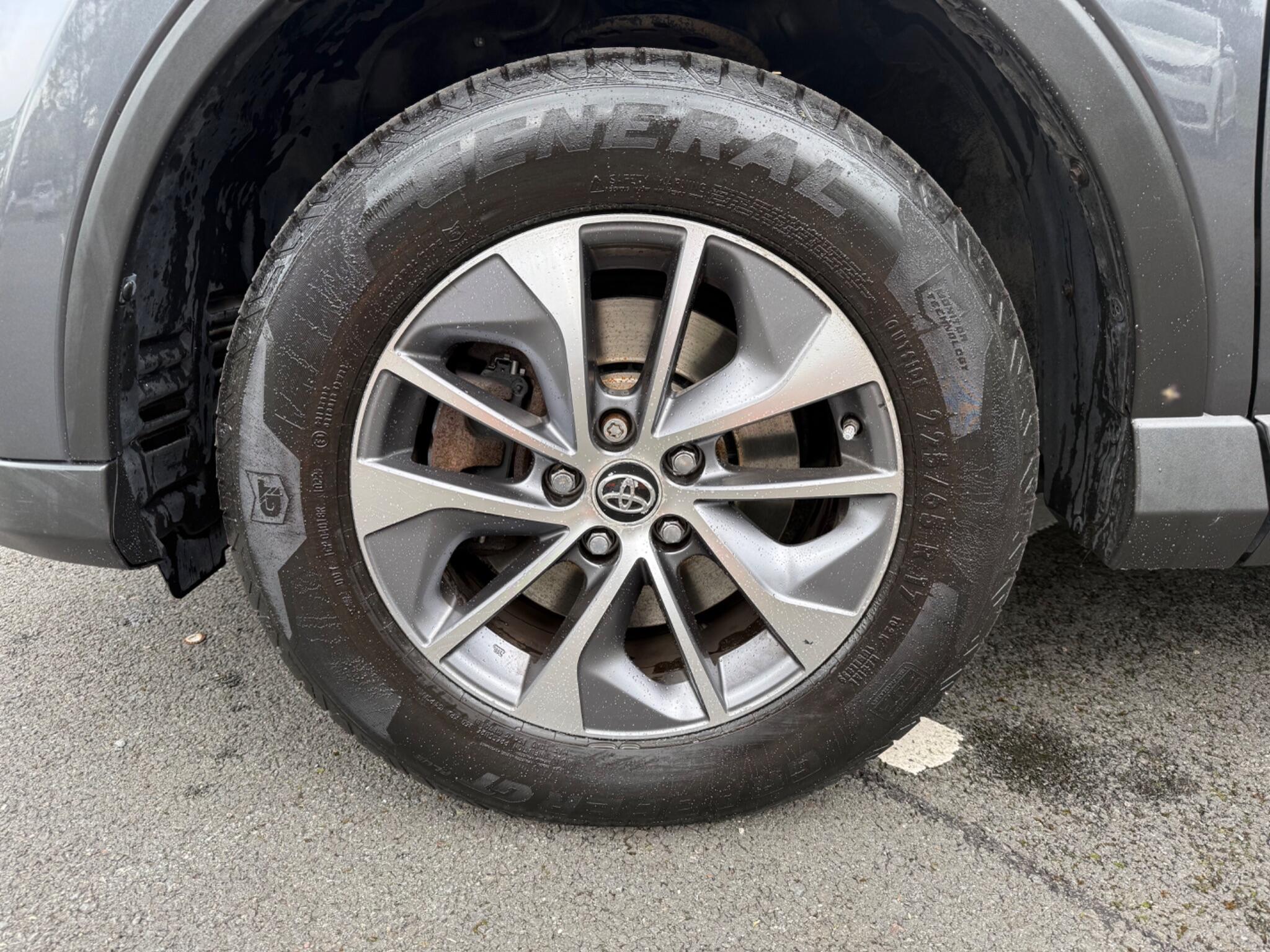 Toyota RAV4 - Image 11