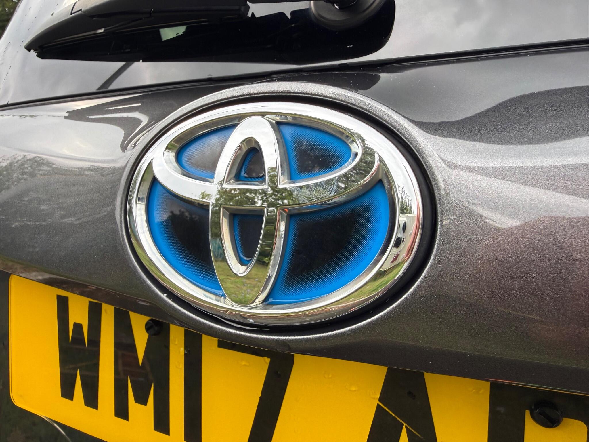 Toyota RAV4 - Image 19