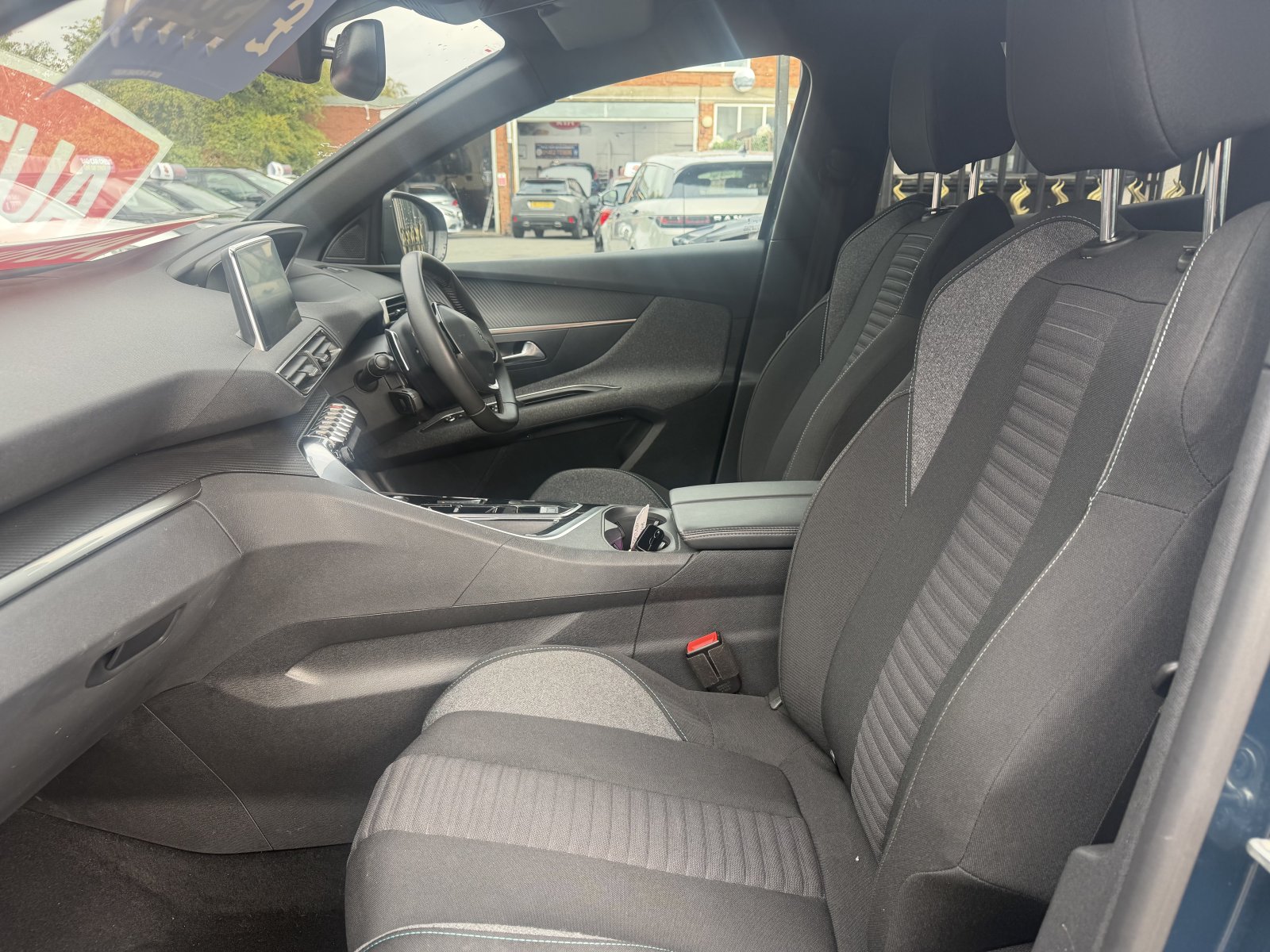 Peugeot 3008 - Image 13
