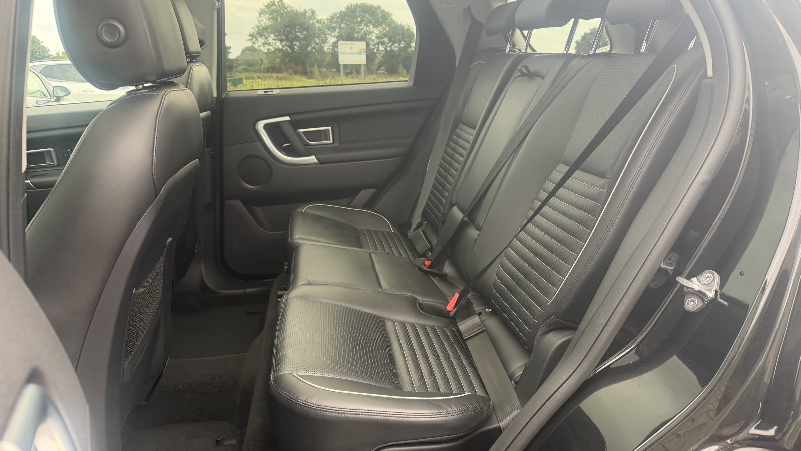 Land Rover DISCOVERY SPORT - Image 9