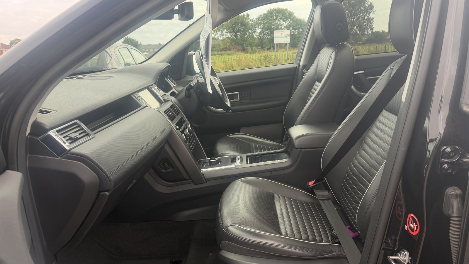 Land Rover DISCOVERY SPORT - Image 14