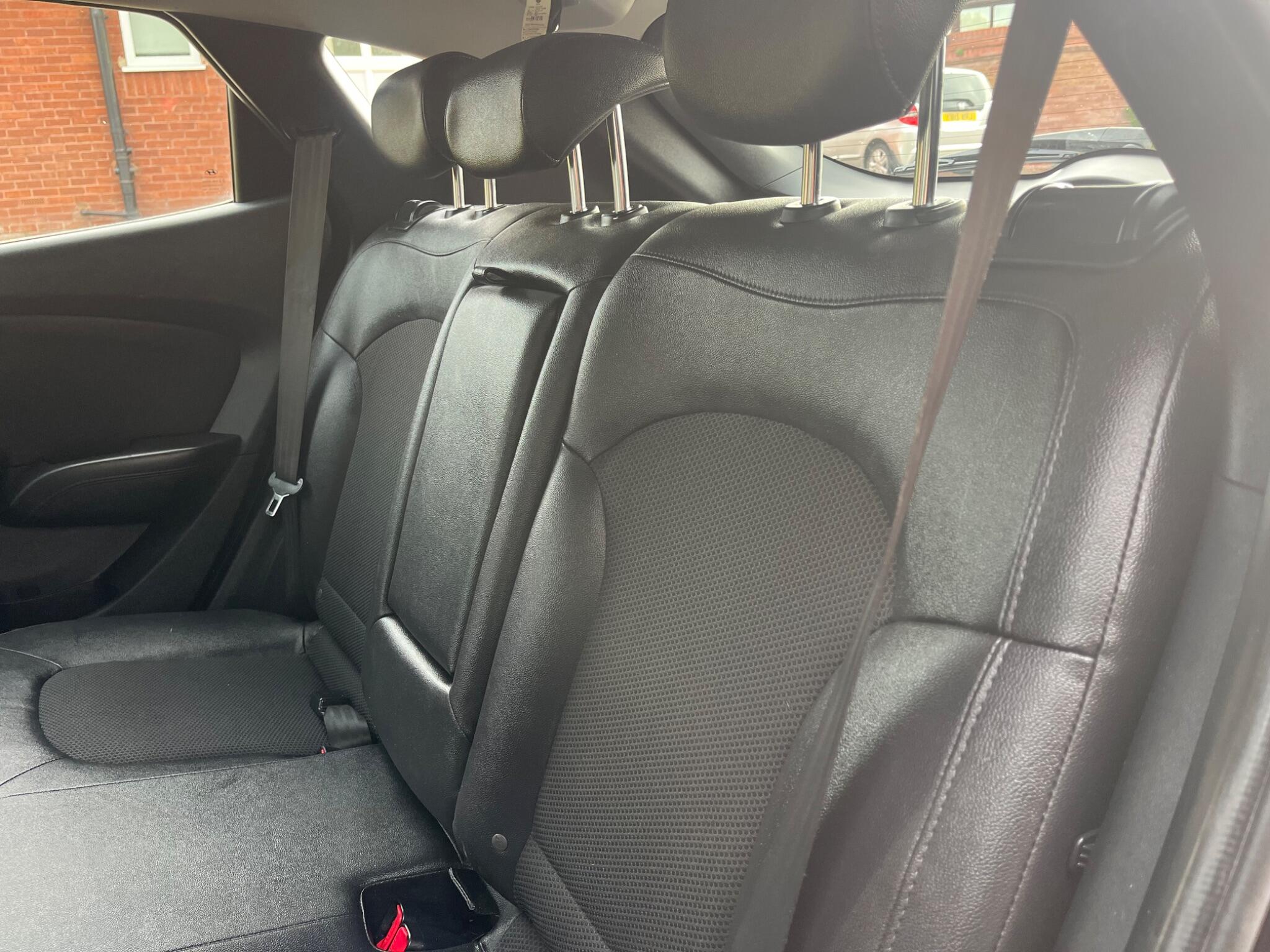 Hyundai ix35 - Image 16