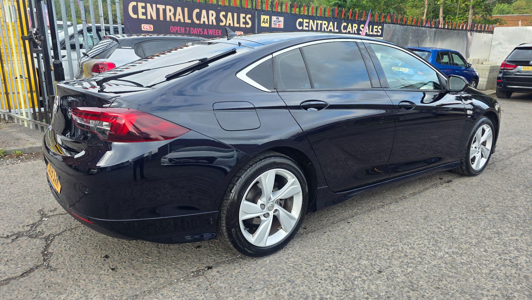 Vauxhall Insignia - Image 11