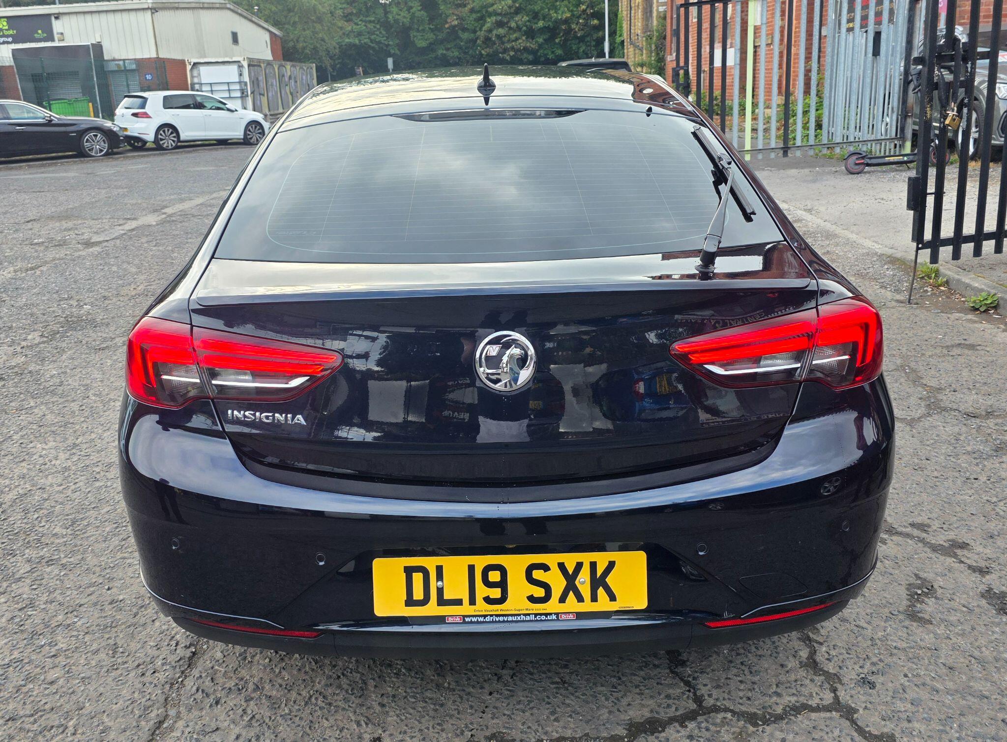Vauxhall Insignia - Image 13