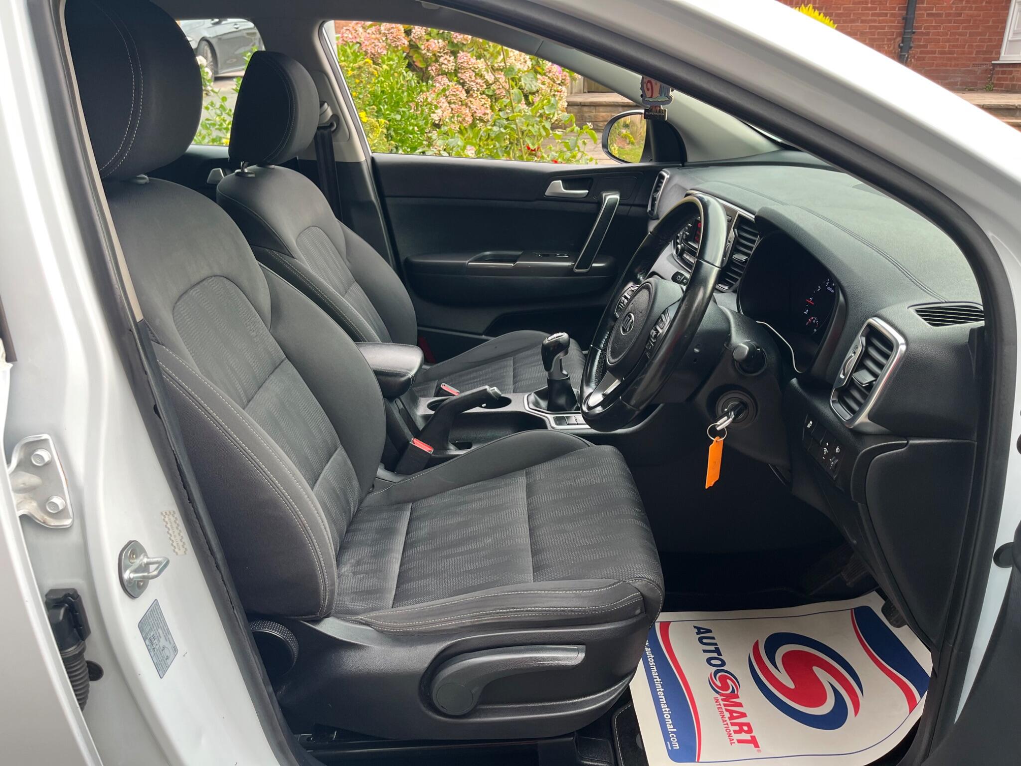 Kia Sportage - Image 28