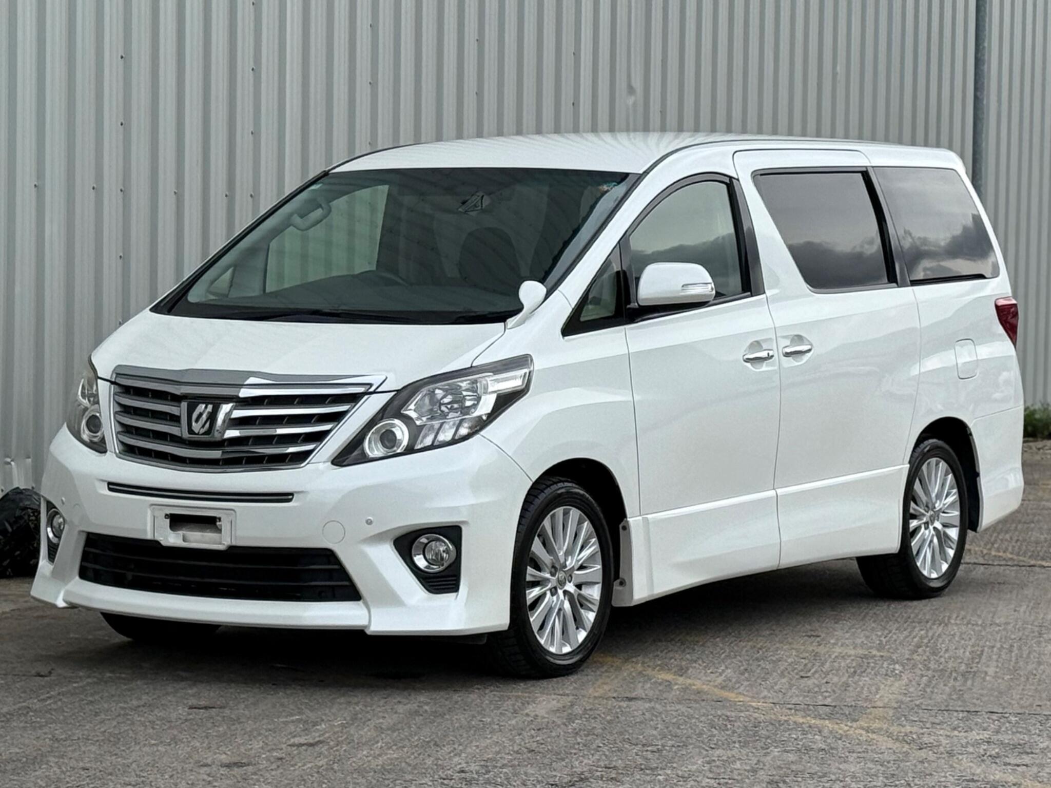 Toyota Alphard - Image 14