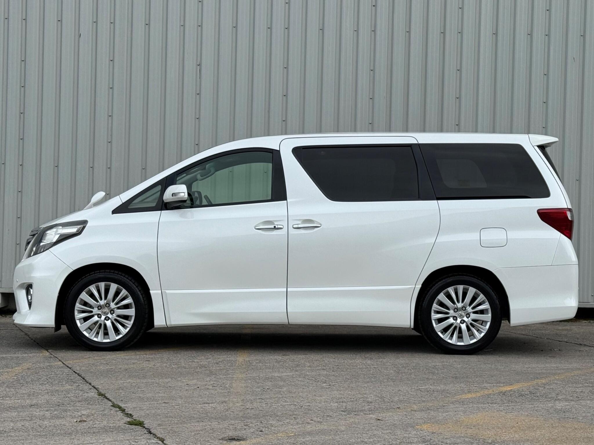 Toyota Alphard - Image 16