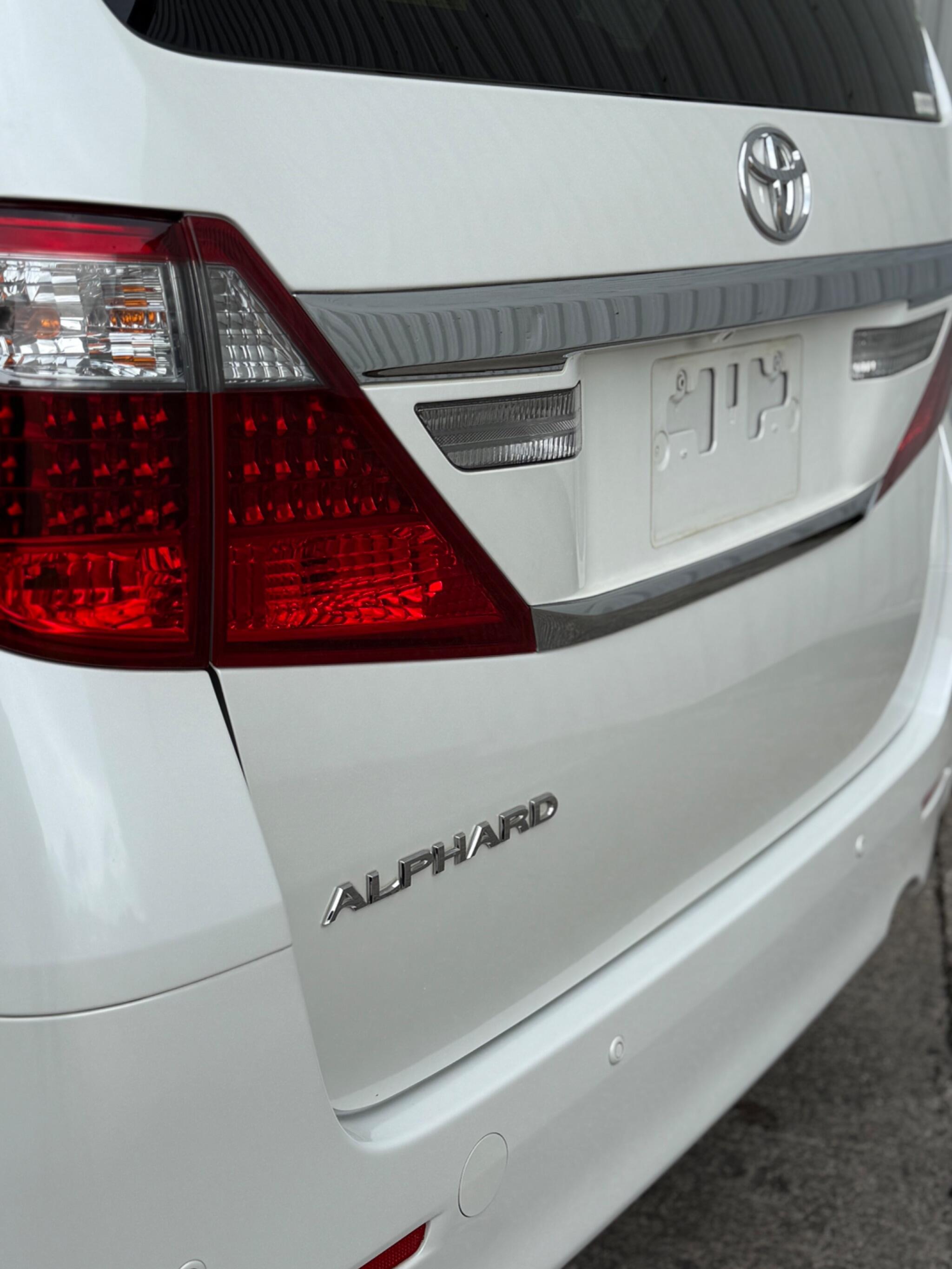 Toyota Alphard - Image 20