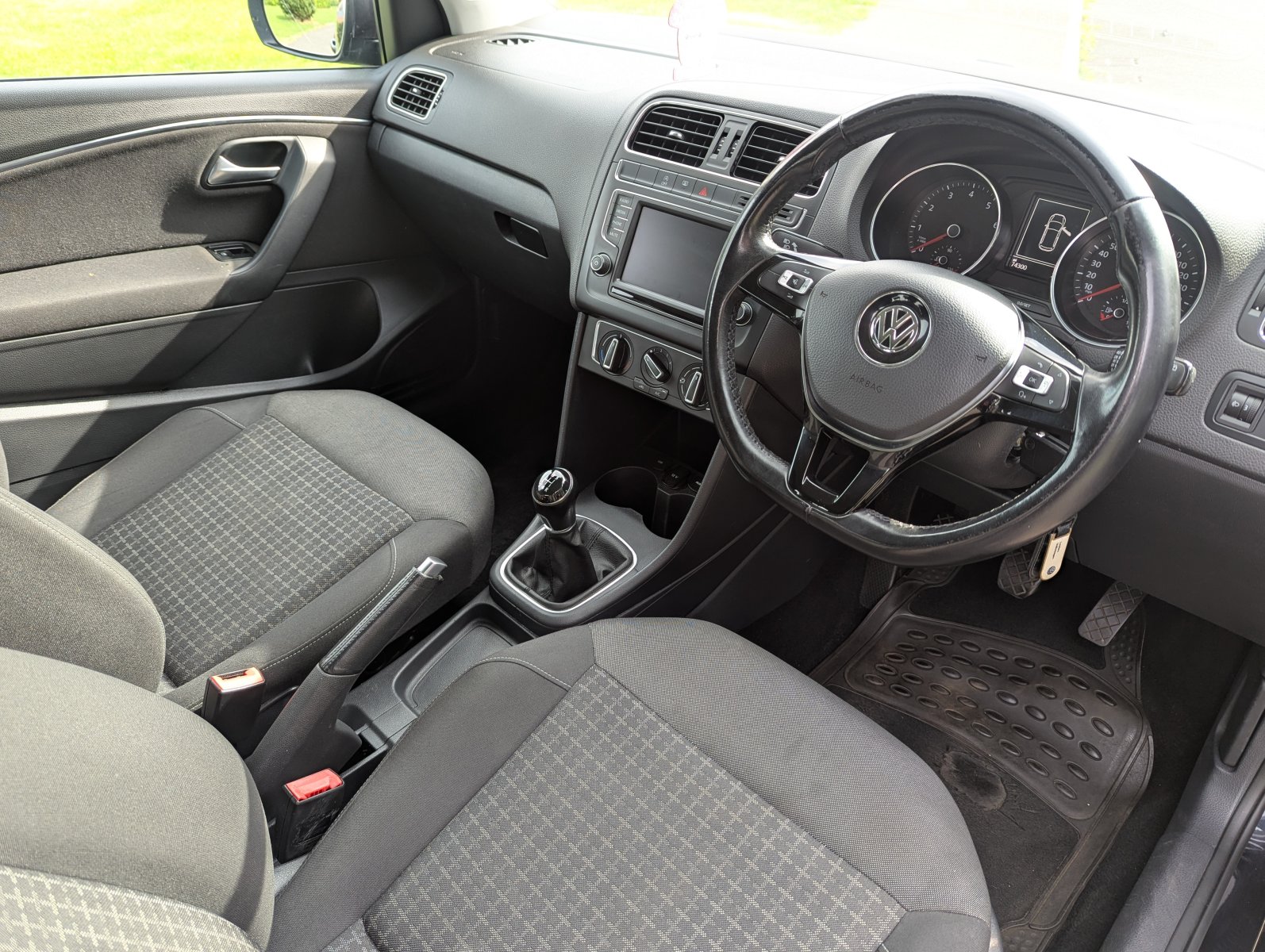Volkswagen Polo - Image 10