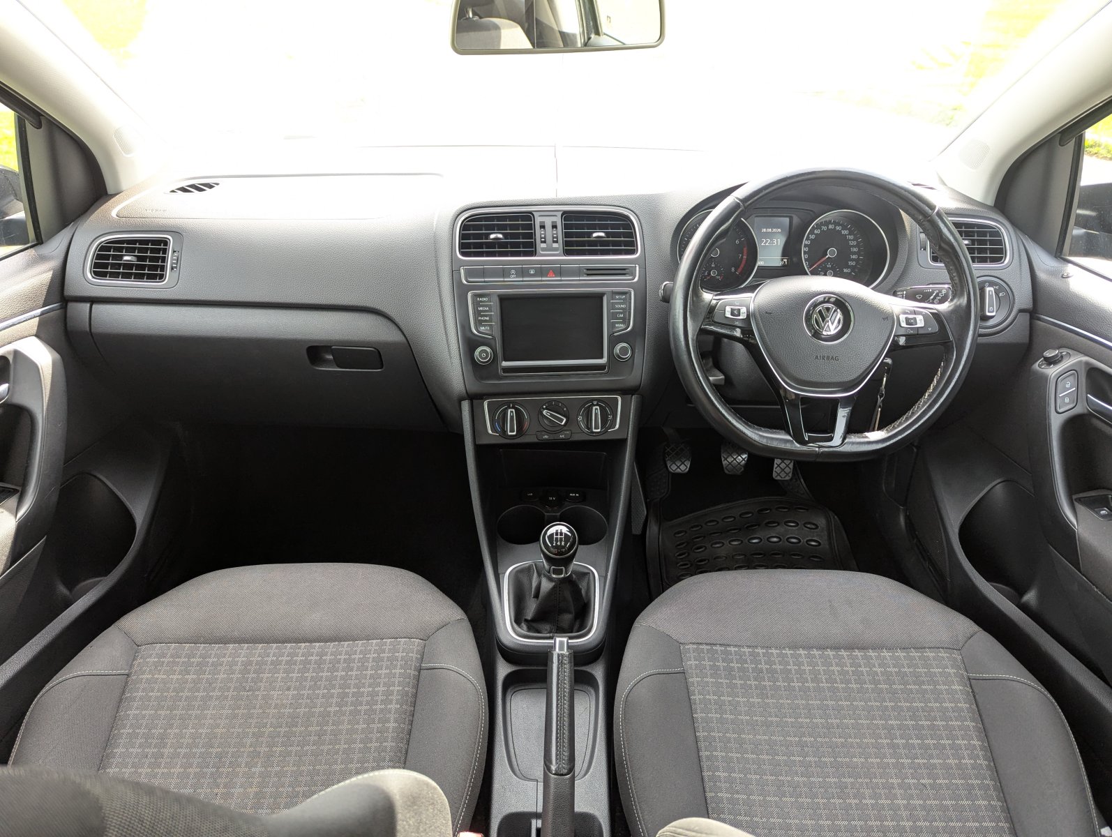 Volkswagen Polo - Image 11