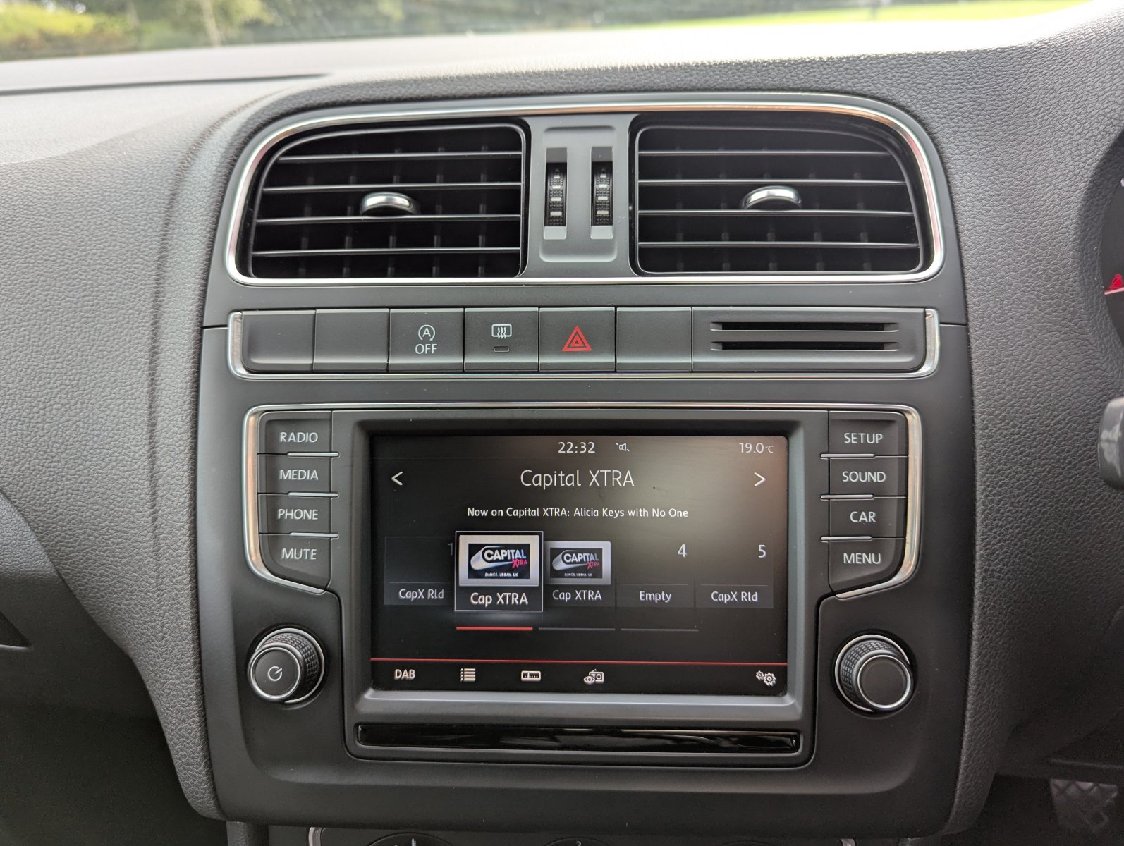 Volkswagen Polo - Image 19