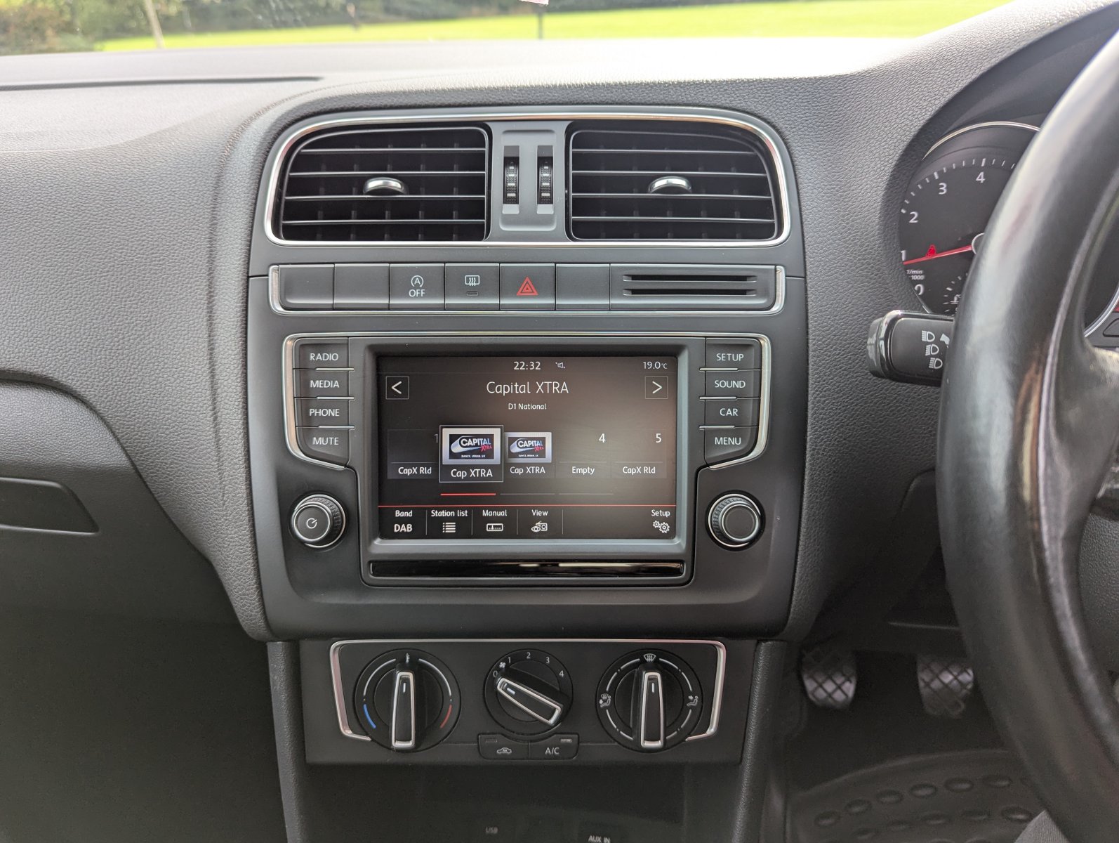 Volkswagen Polo - Image 18