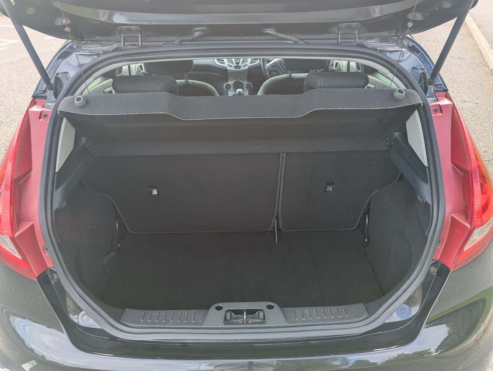 Ford Fiesta - Image 10
