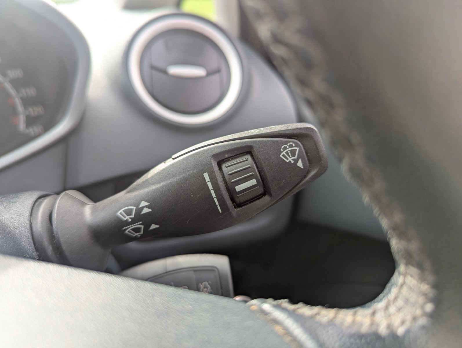 Ford Fiesta - Image 19