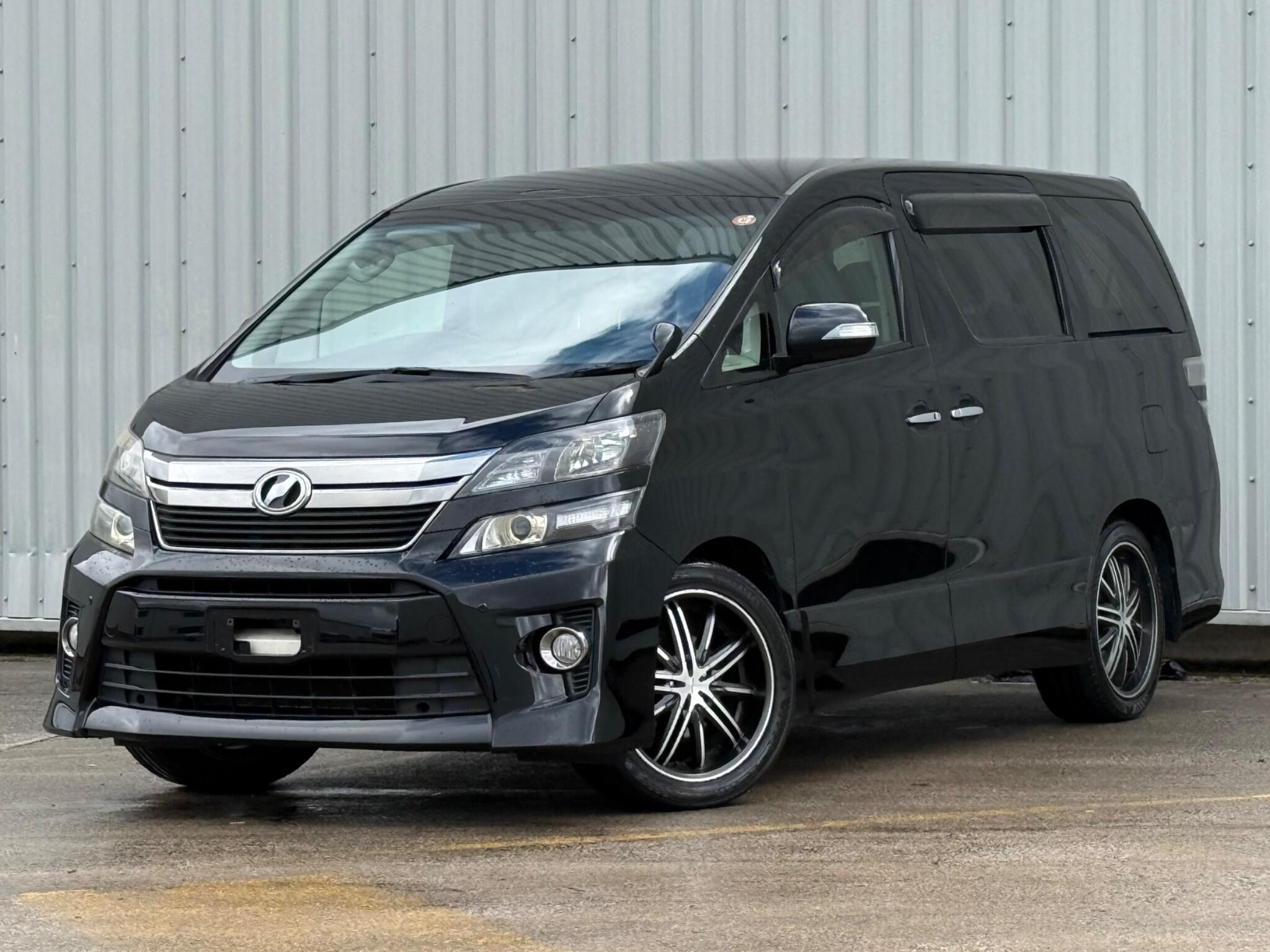 Toyota Vellfire - Image 5