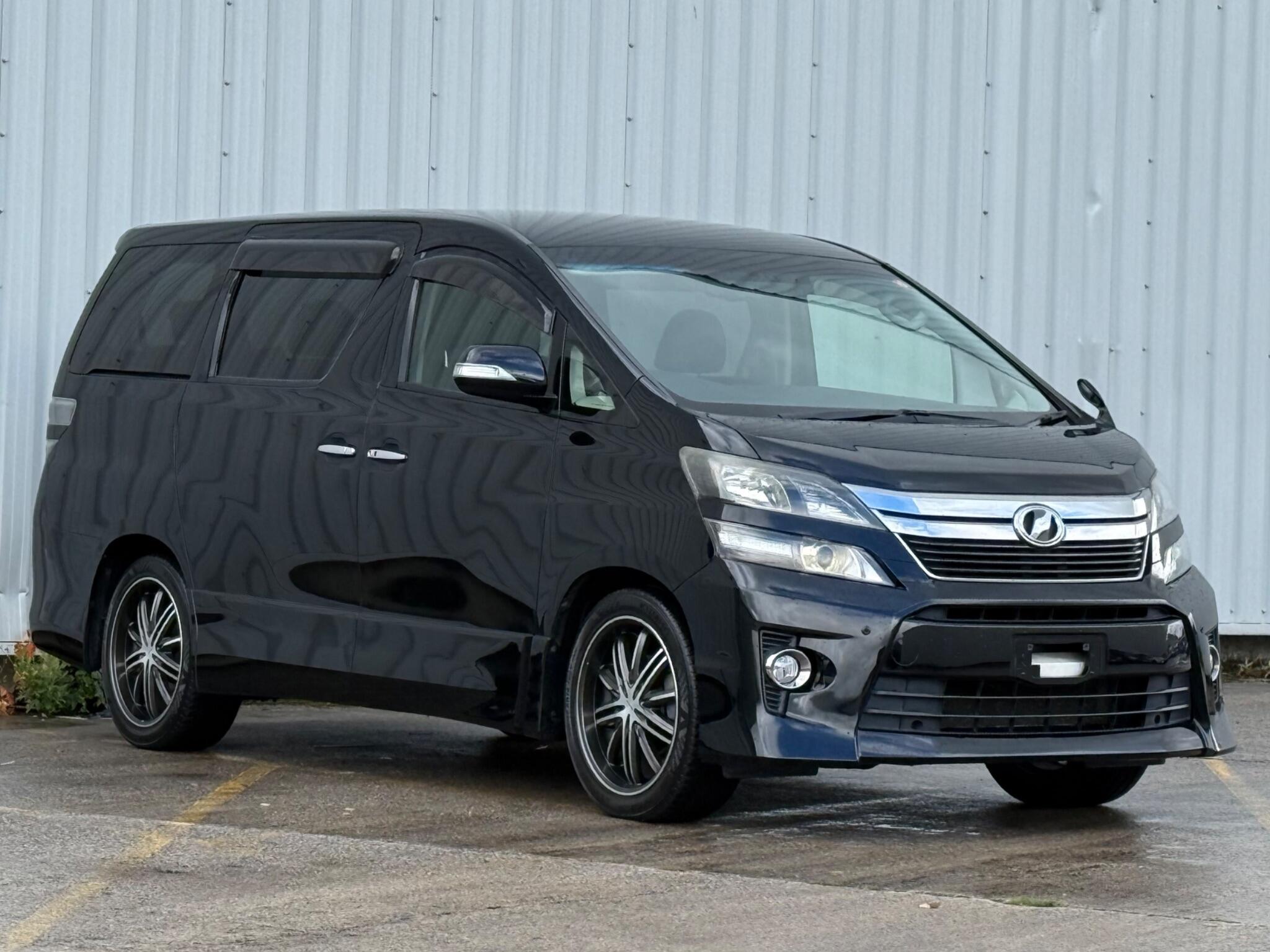 Toyota Vellfire - Image 6