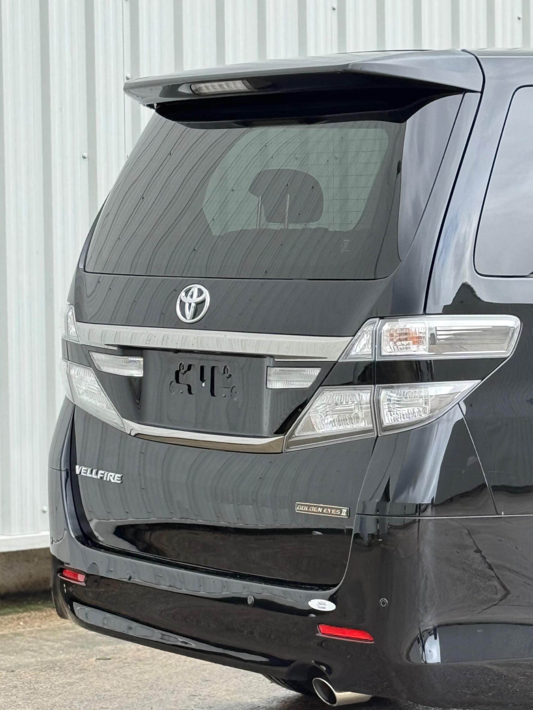 Toyota Vellfire - Image 12