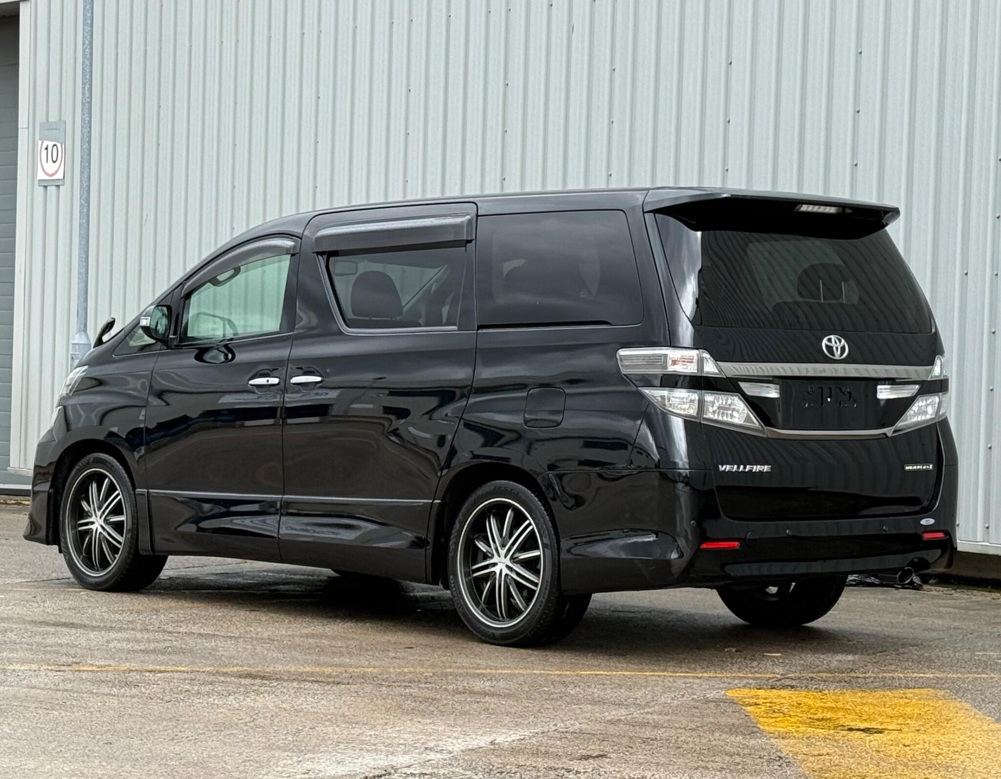 Toyota Vellfire - Image 16