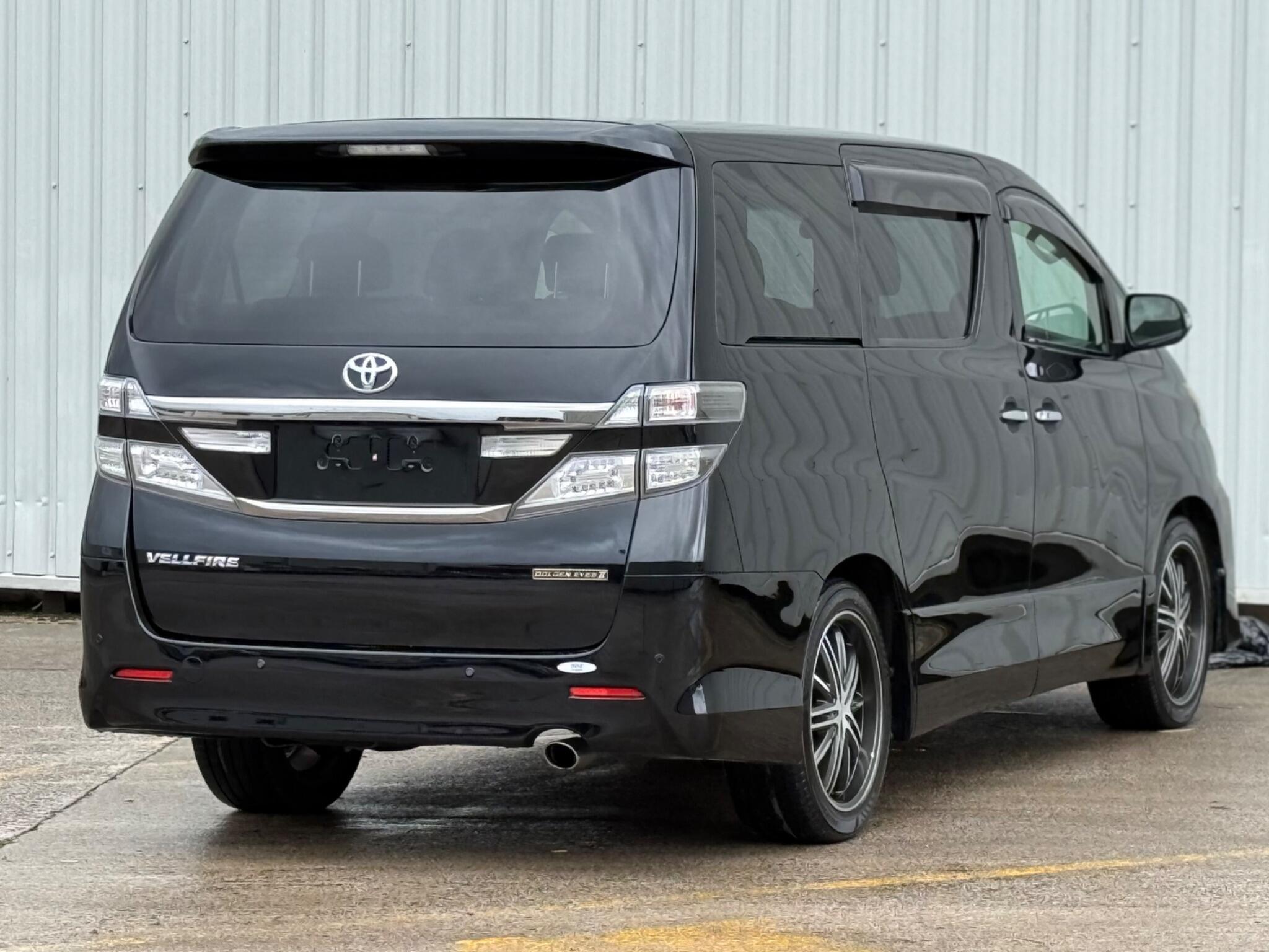Toyota Vellfire - Image 18