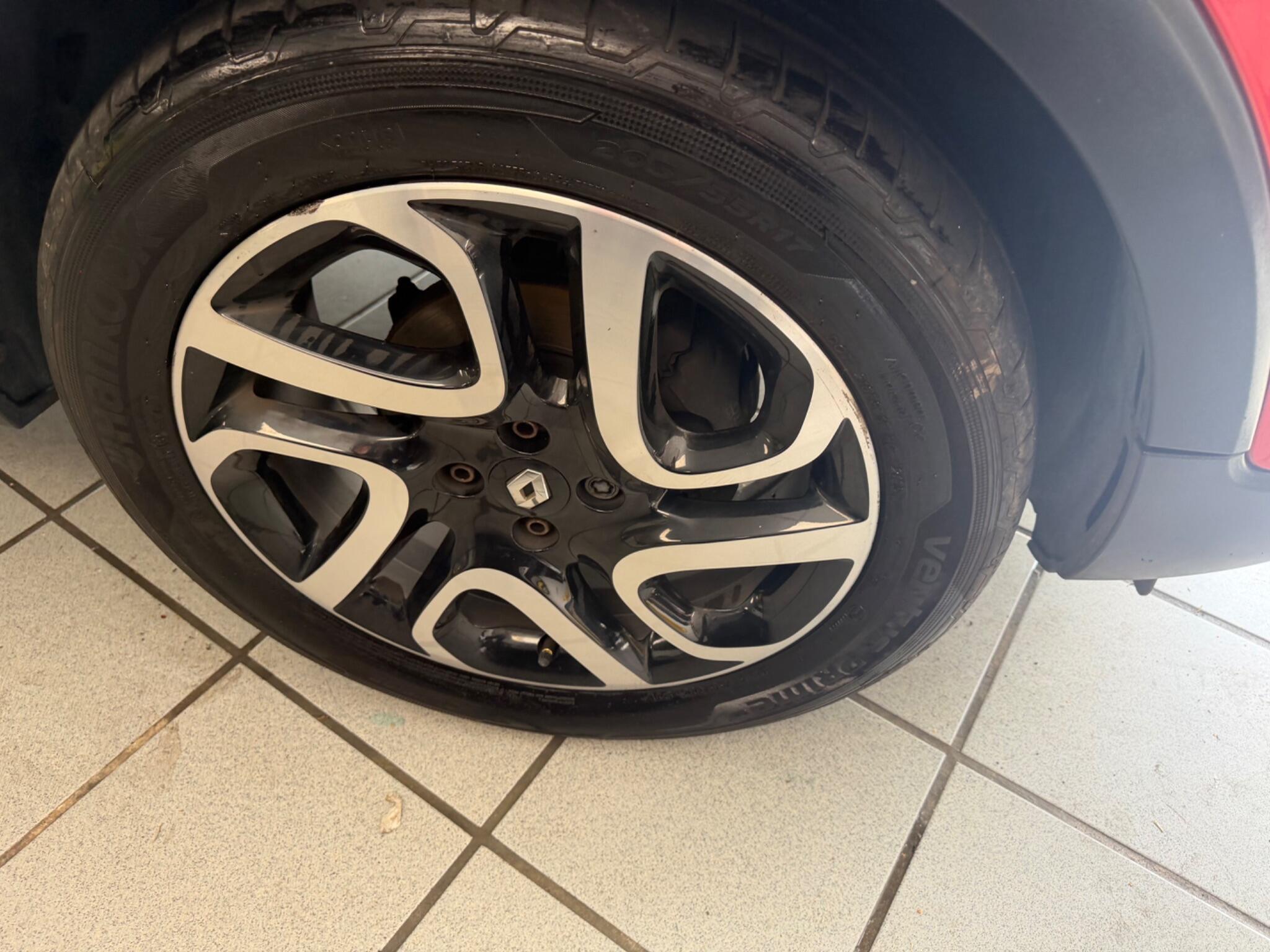 Renault Captur - Image 18