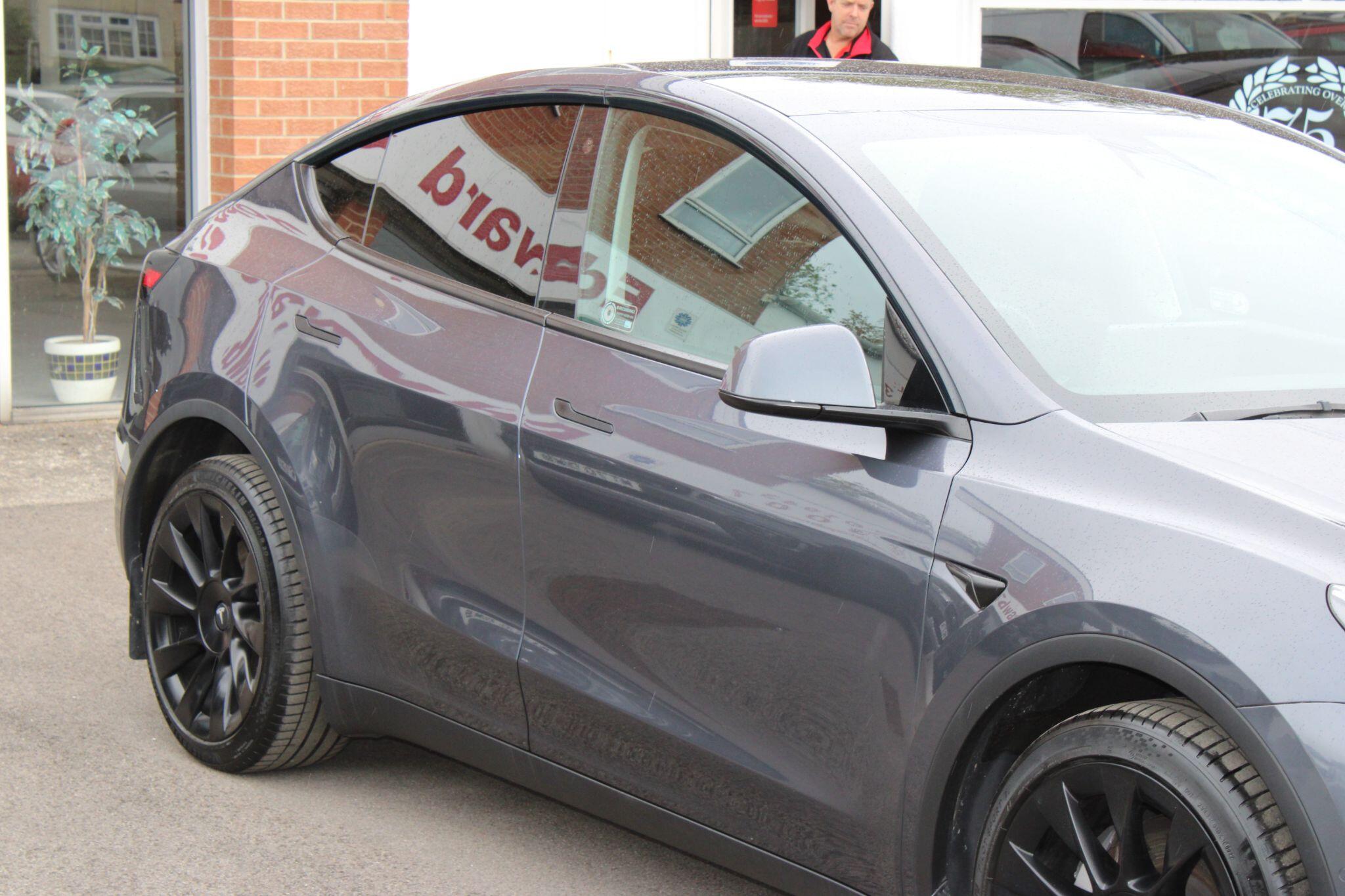 Tesla Model Y - Image 10
