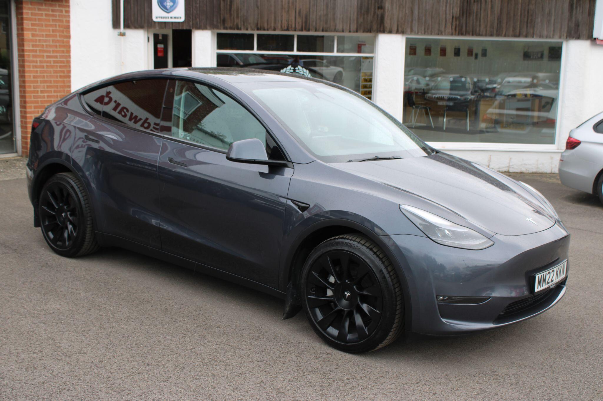Tesla Model Y - Image 12