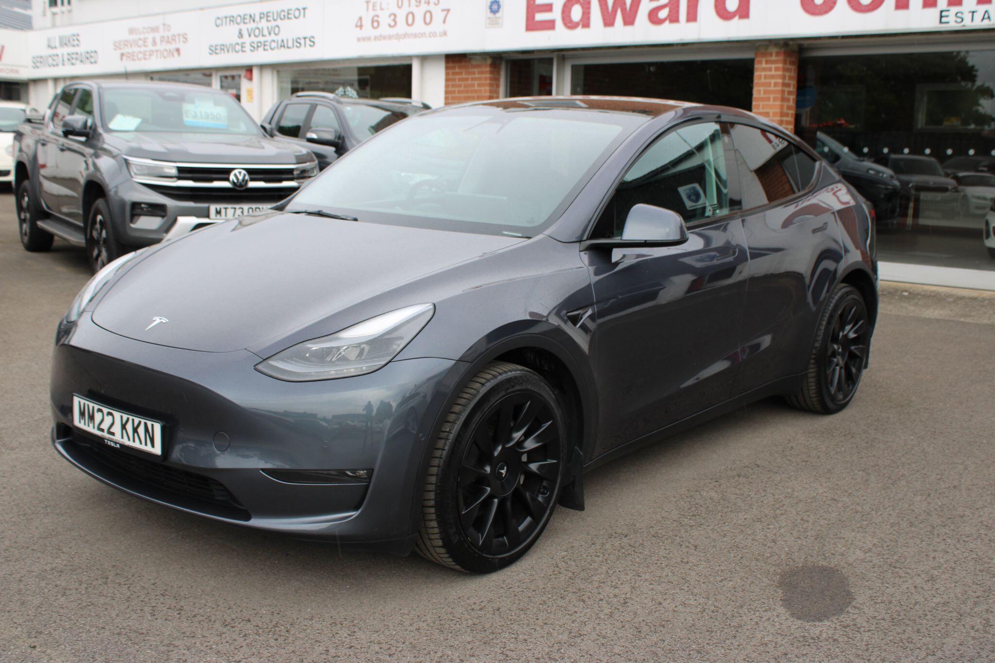 Tesla Model Y - Image 18