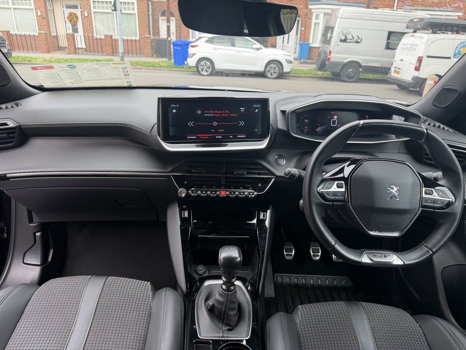 Peugeot 2008 - Image 8